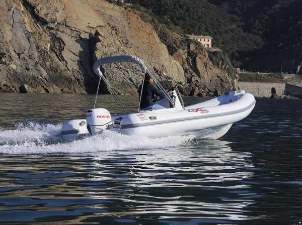 Vente de bateau à voile et à moteur